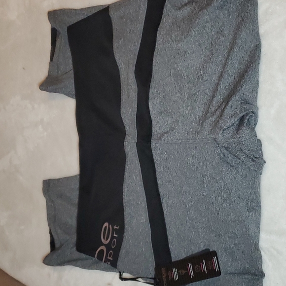 Bebe Sport Skinny Leg Cut - Picture 4 of 5